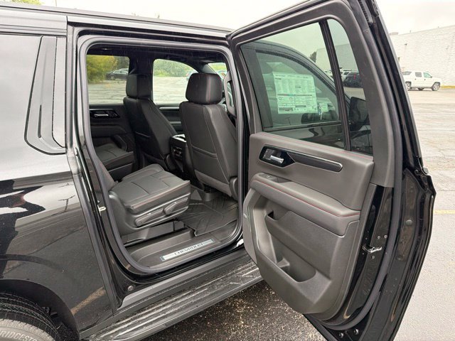 New 2026 Chevrolet Suburban RST w/ RST Capability Package AWD/4WD image 27