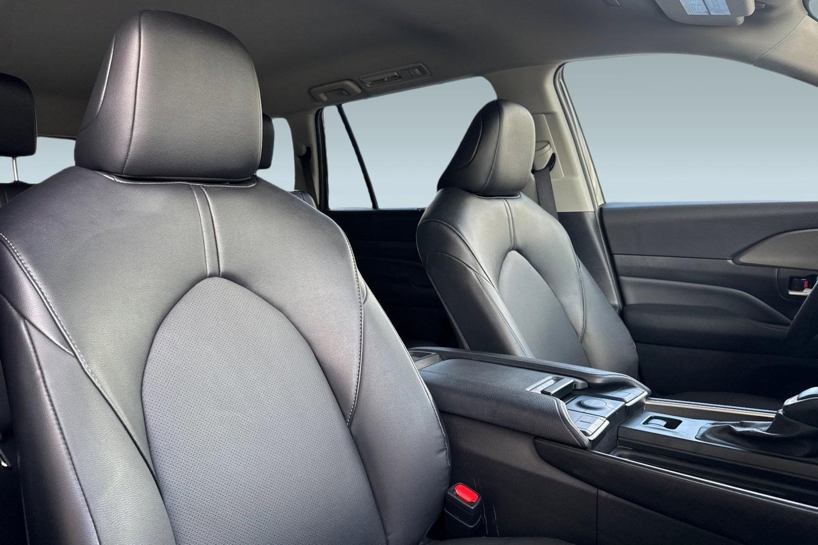 Used 2025 Toyota Grand Highlander FWD image 30