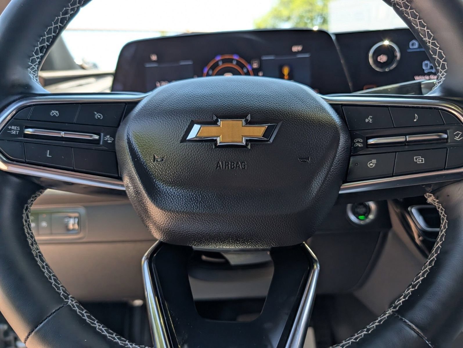 Used 2024 Chevrolet Traverse LS FWD image 26