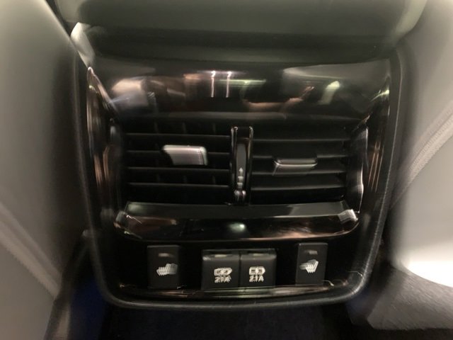 Used 2019 Toyota Avalon Limited image 33