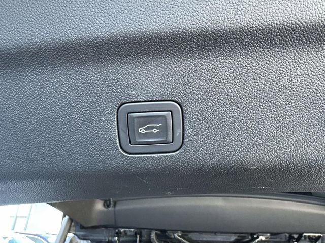 Certified 2025 Cadillac Escalade ESV Premium Luxury Platinum w/ LPO, Floor Liner Package image 27