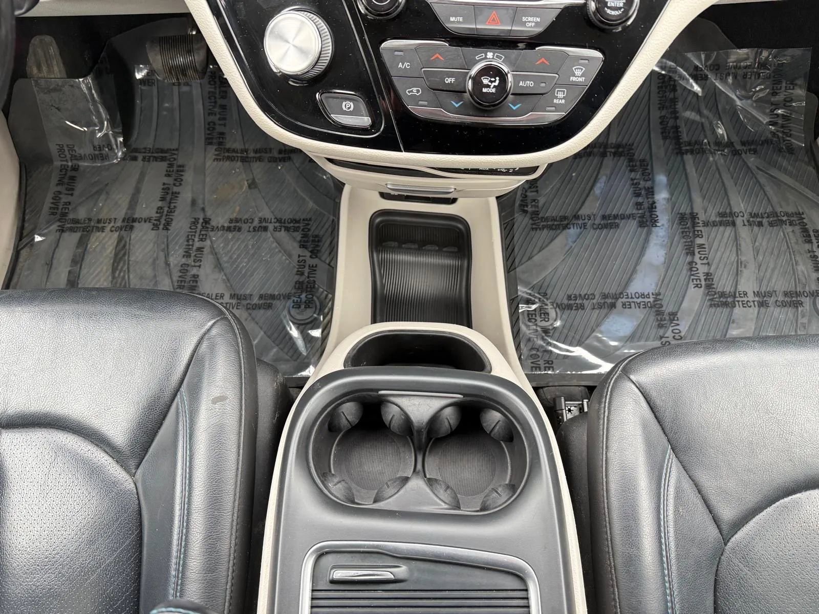 Used 2021 Chrysler Pacifica Touring-L image 20