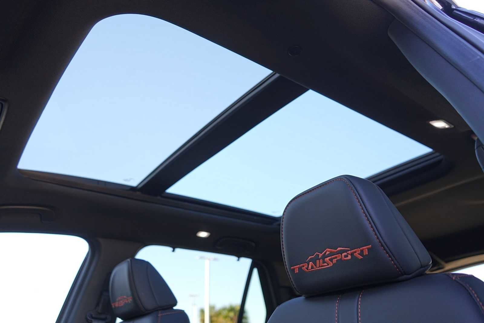 Used 2025 Honda Pilot TrailSport image 24