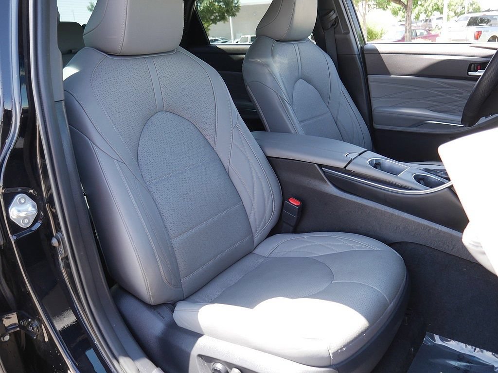 Used 2021 Toyota Avalon Limited w/ Advanced Safety Package FWD image 60
