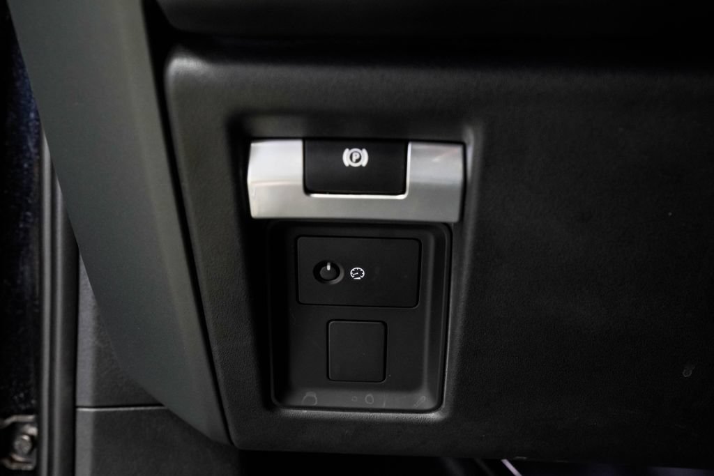 Used 2022 Land Rover Defender 110 X-Dynamic HSE AWD/4WD image 43