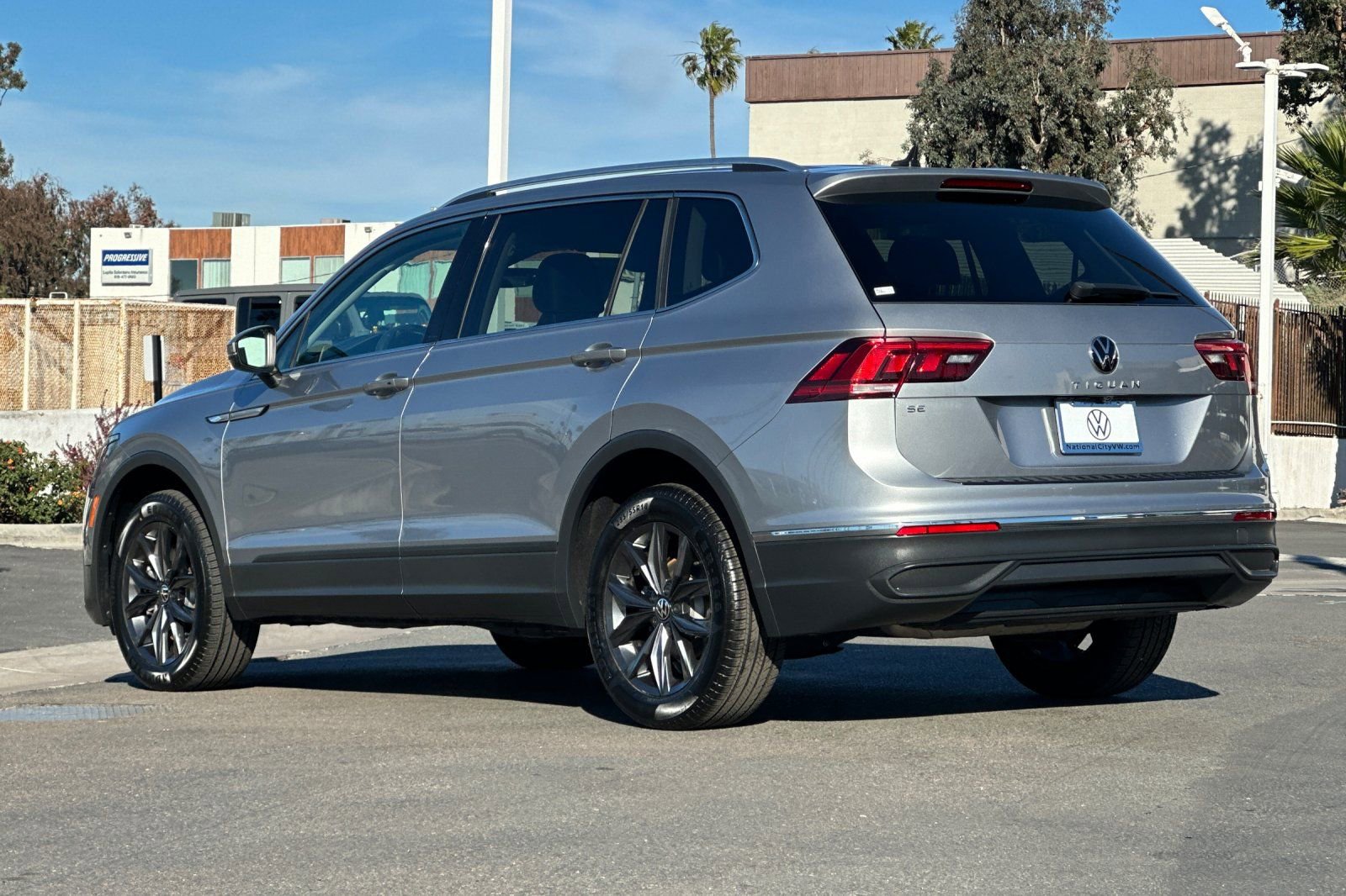 Certified 2023 Volkswagen Tiguan SE image 6