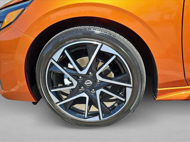 Used 2025 Nissan Sentra SR w/ SR Premium Package FWD image 24