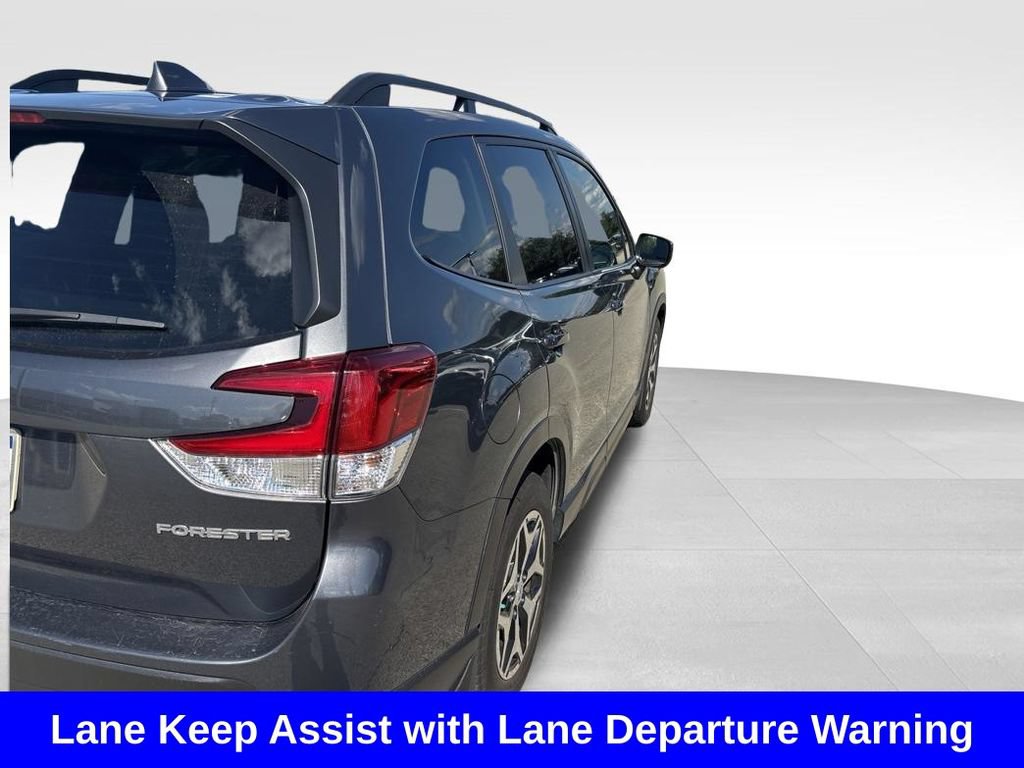 Used 2021 Subaru Forester Premium AWD/4WD image 5