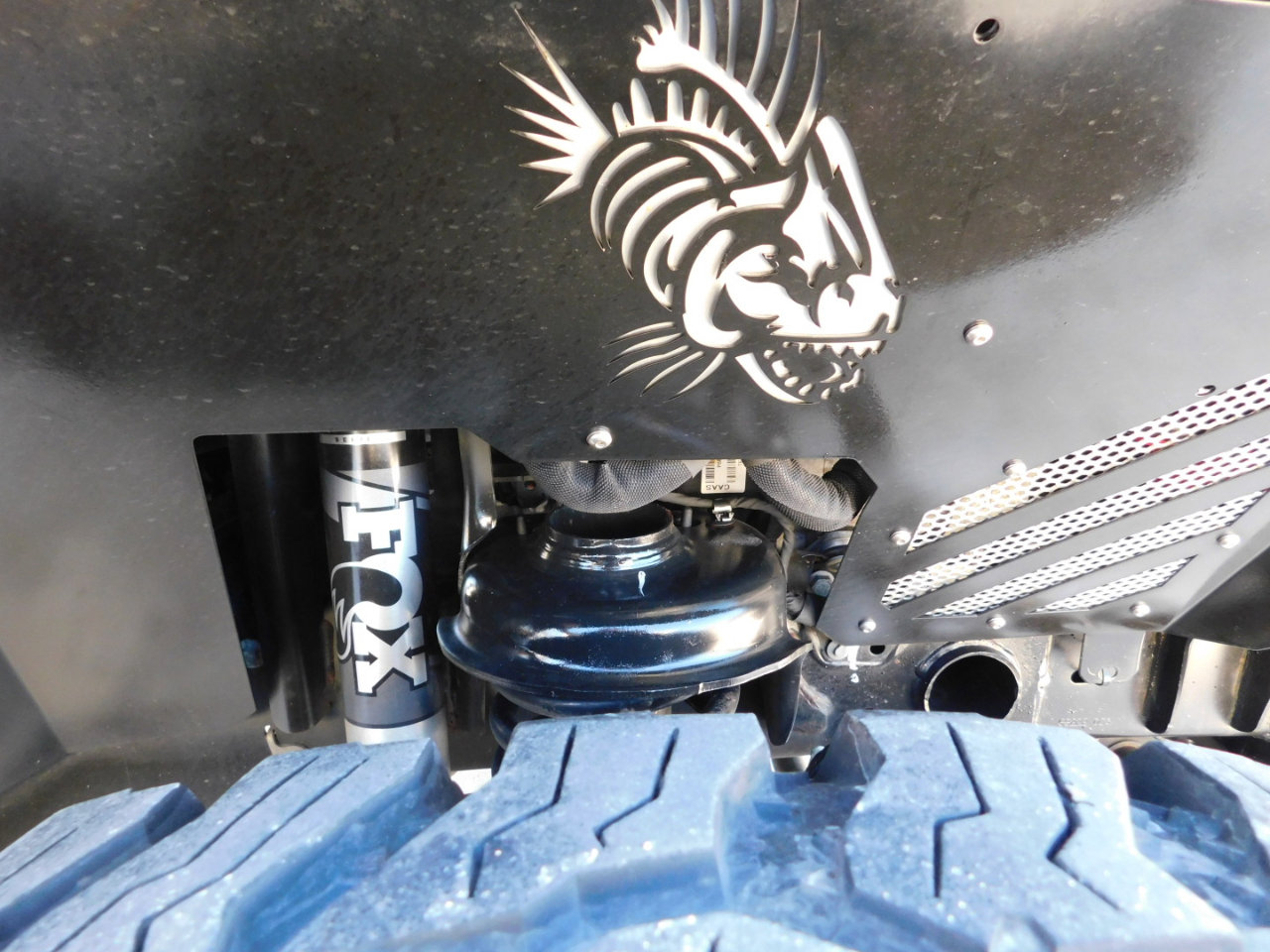 Used 2018 Jeep Wrangler Unlimited Sahara w/ Uconnect 4C Nav & Sound Group image 25