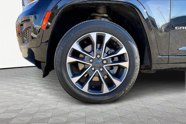 Used 2023 Jeep Grand Cherokee L Overland w/ Luxury Tech Group IV image 23