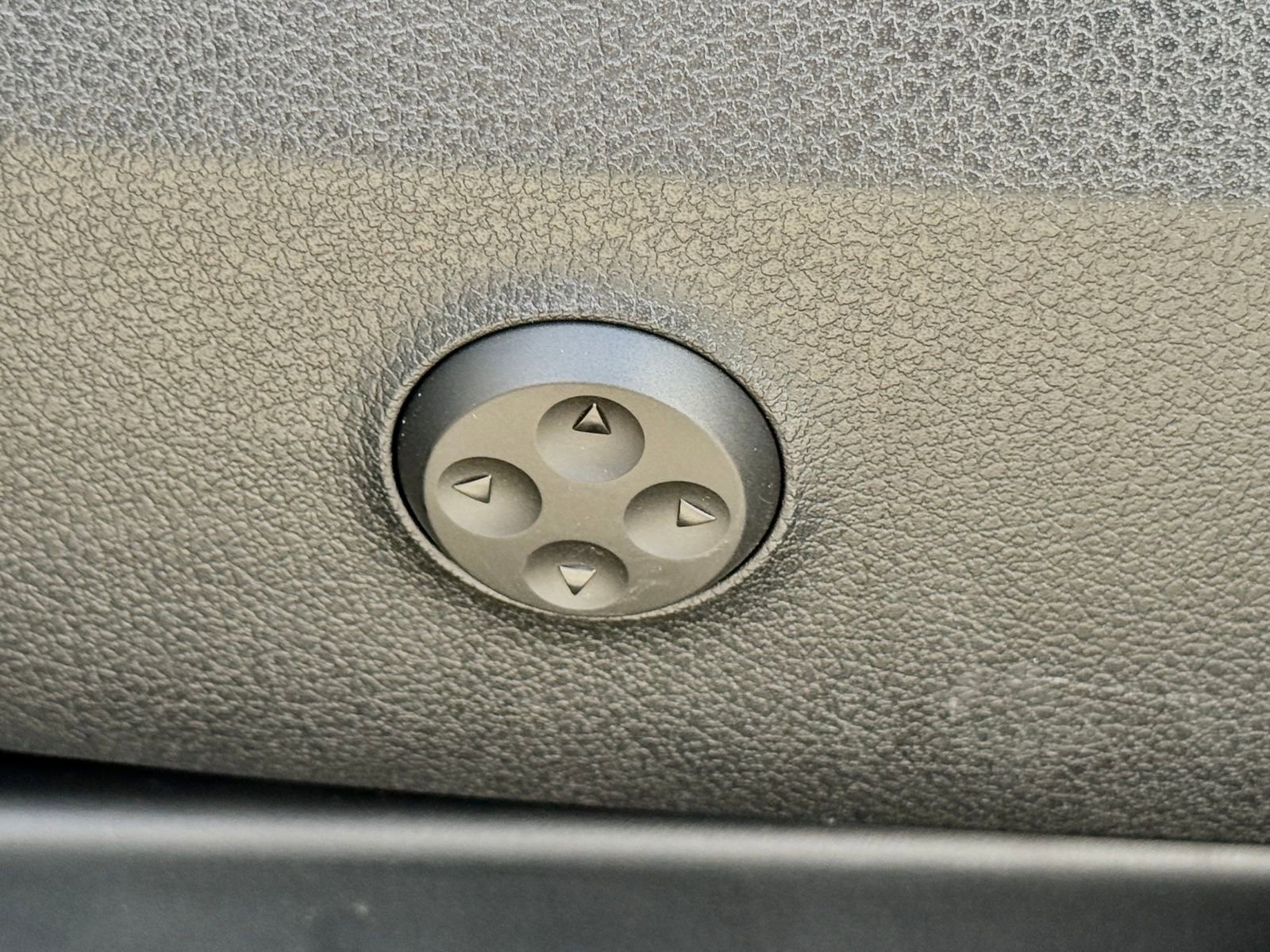 Used 2025 Mercedes-Benz GLC 43 AMG 4MATIC image 27