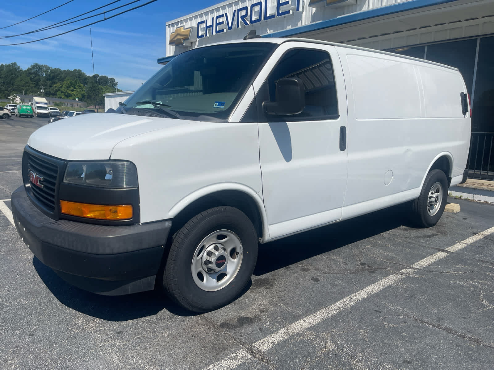 Used 2019 GMC Savana 3500 RWD image 3