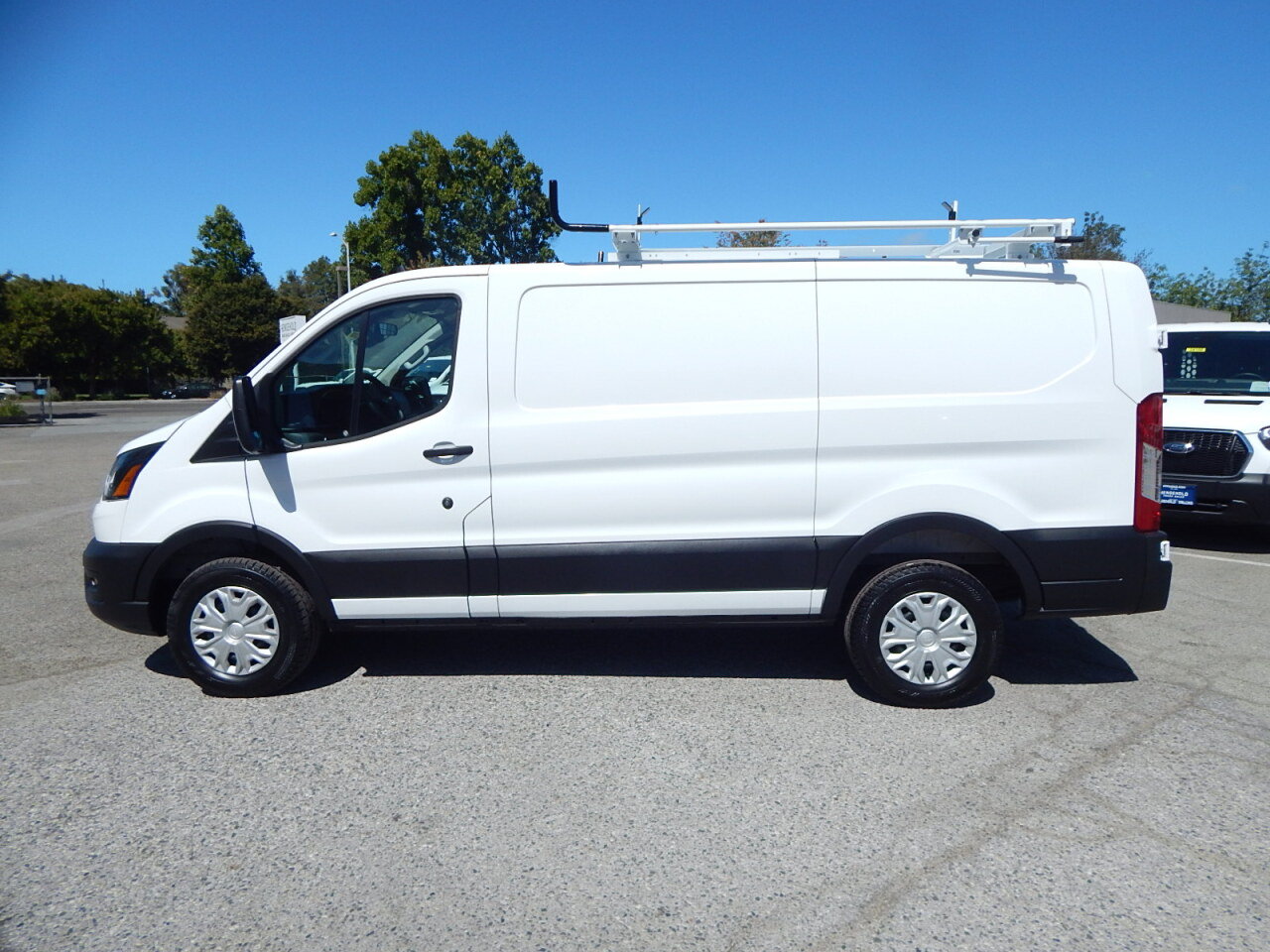 Used 2025 Ford Transit 250 Low Roof w/ Exterior Upgrade Package RWD image 5