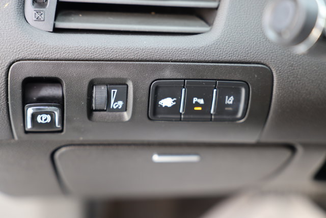 Used 2015 Chevrolet Impala LTZ FWD image 16