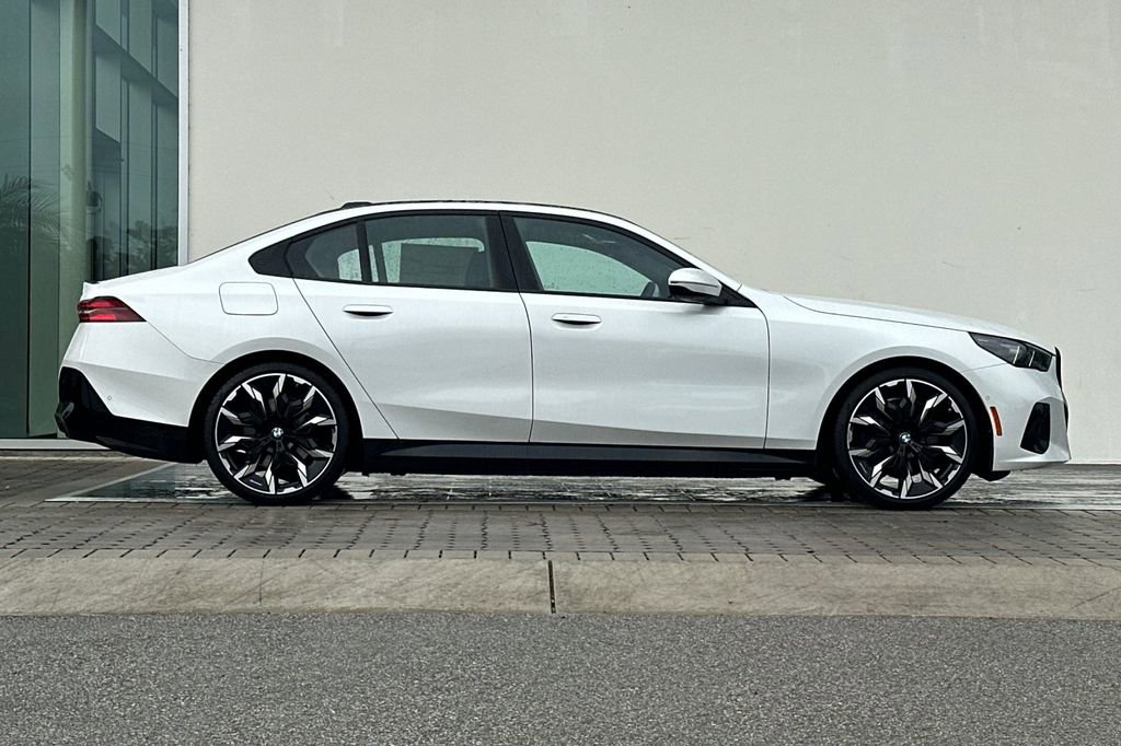 New 2026 BMW i5 eDrive40 w/ M Sport Package video 2