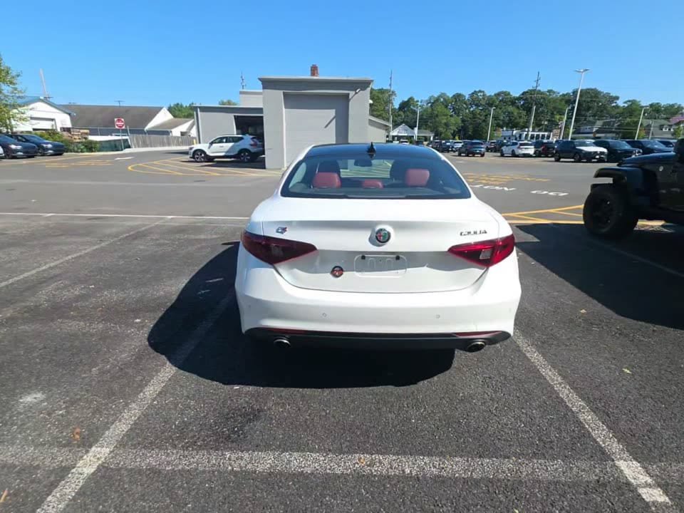 Used 2018 Alfa Romeo Giulia Ti AWD/4WD image 2