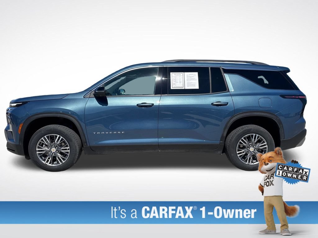 Used 2025 Chevrolet Traverse LT w/ Driver Confidence Package AWD/4WD image 2