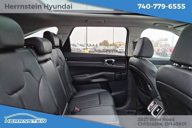 Used 2024 Kia Sorento S w/ Panoramic Sunroof Package image 28