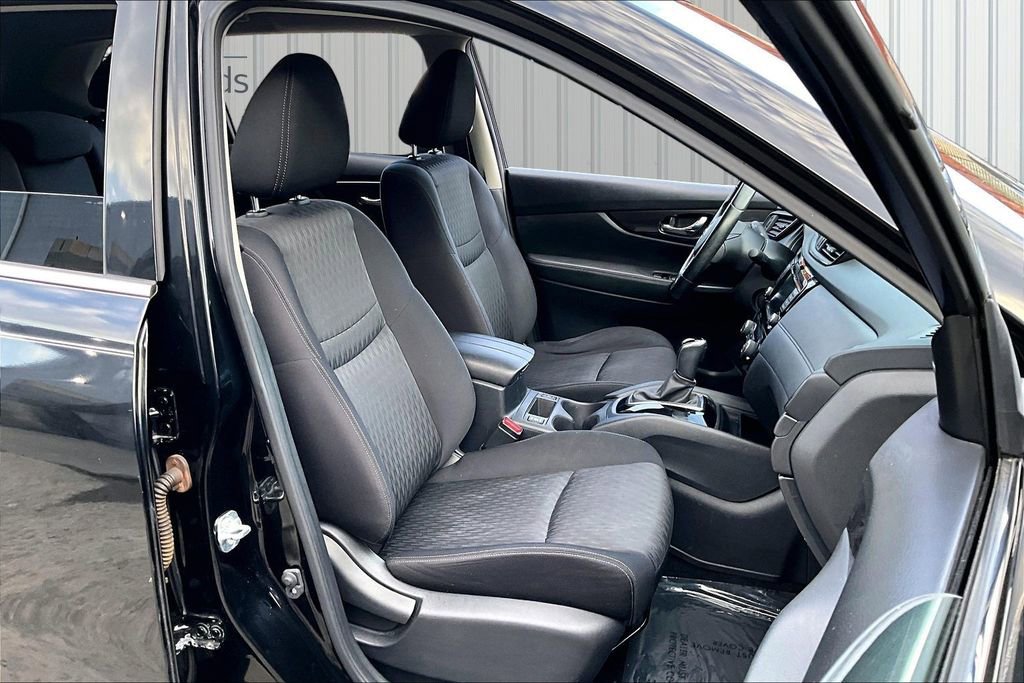 Used 2018 Nissan Rogue SV w/ Premium Package AWD/4WD image 28
