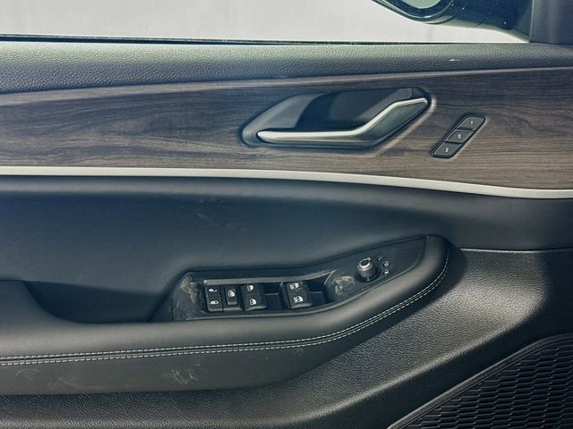 New 2025 Jeep Grand Cherokee Limited image 18