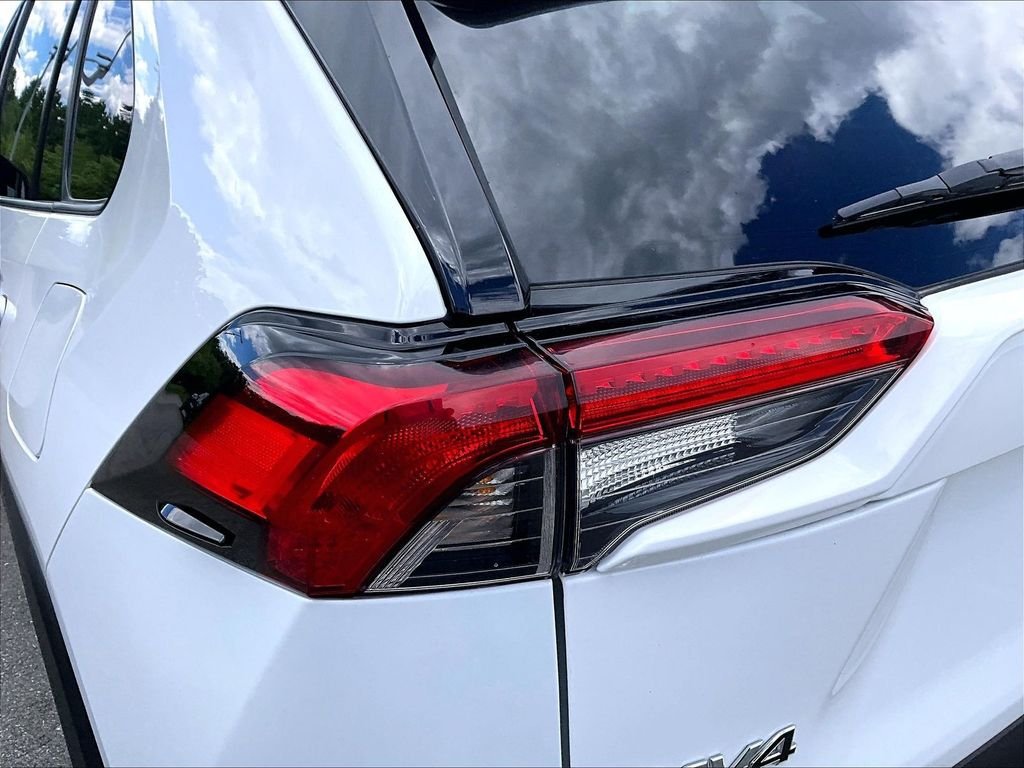 Used 2025 Toyota RAV4 LE AWD/4WD image 34