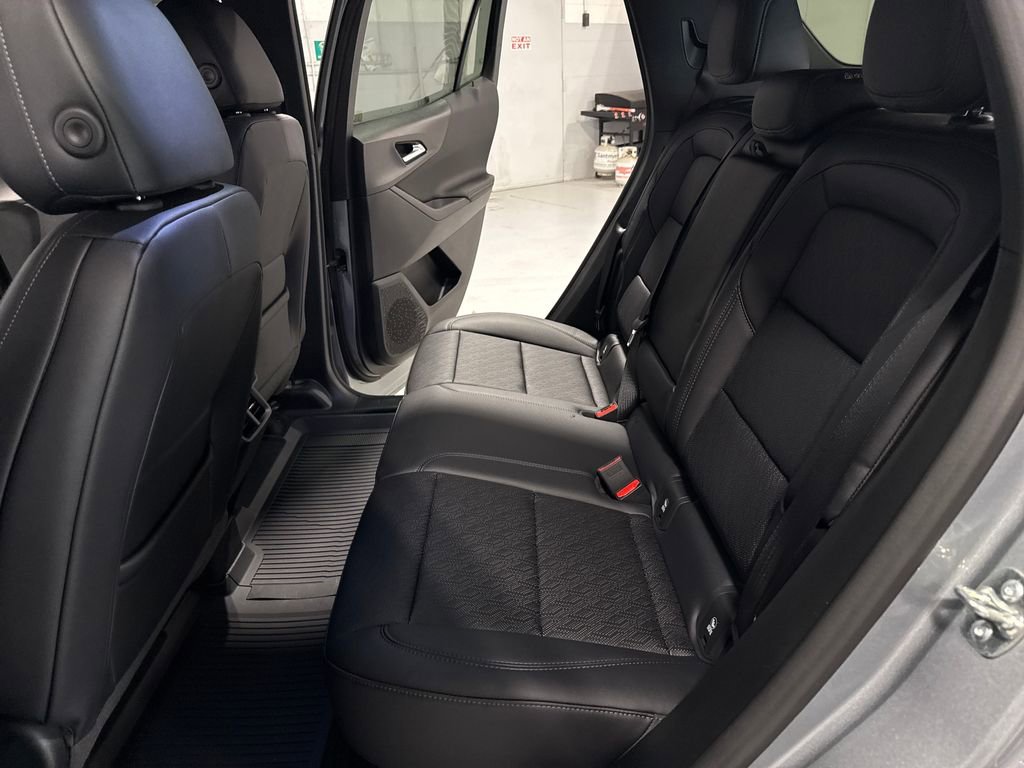 New 2026 Chevrolet Equinox LT w/ Convenience Package II FWD image 40