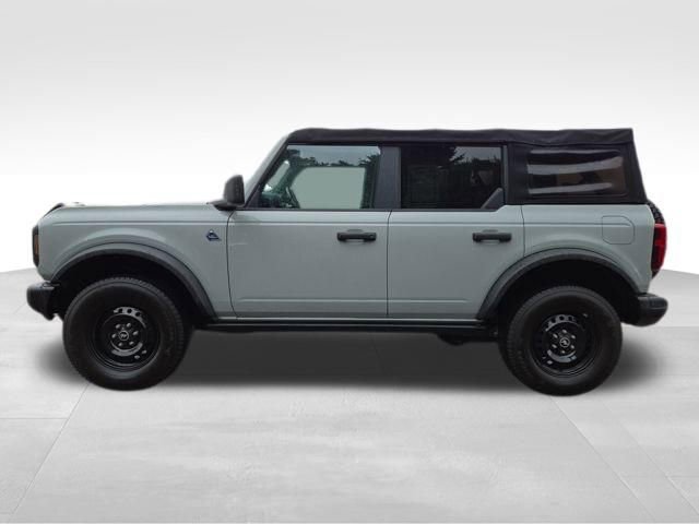 Used 2022 Ford Bronco Black Diamond image 11