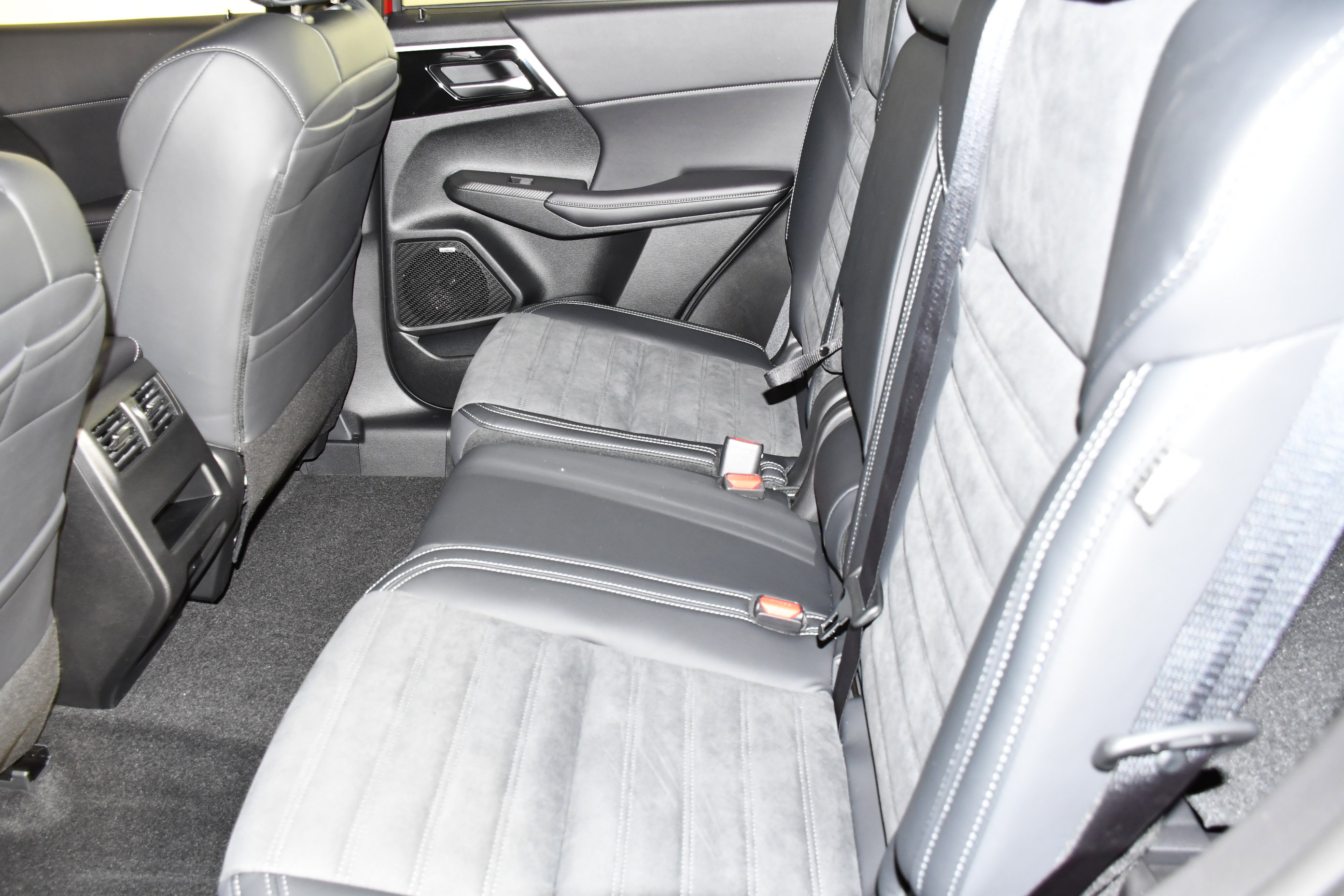 New 2026 Mitsubishi Outlander Ralliart image 15