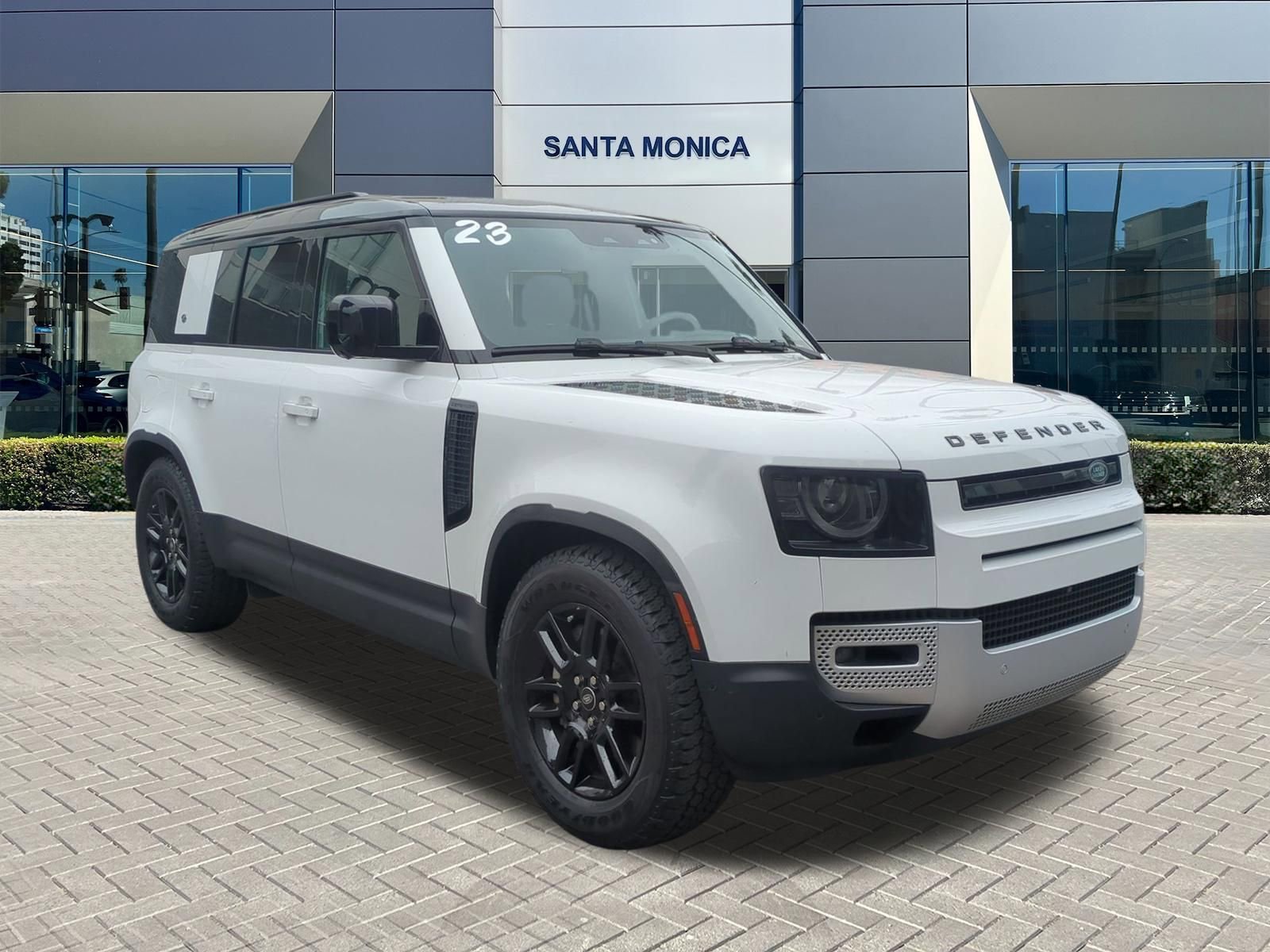 Used 2023 Land Rover Defender 110 SE AWD/4WD image 7