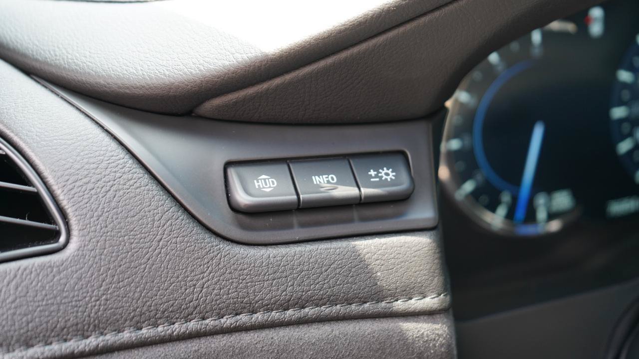 Used 2019 Cadillac Escalade ESV Luxury AWD/4WD image 86