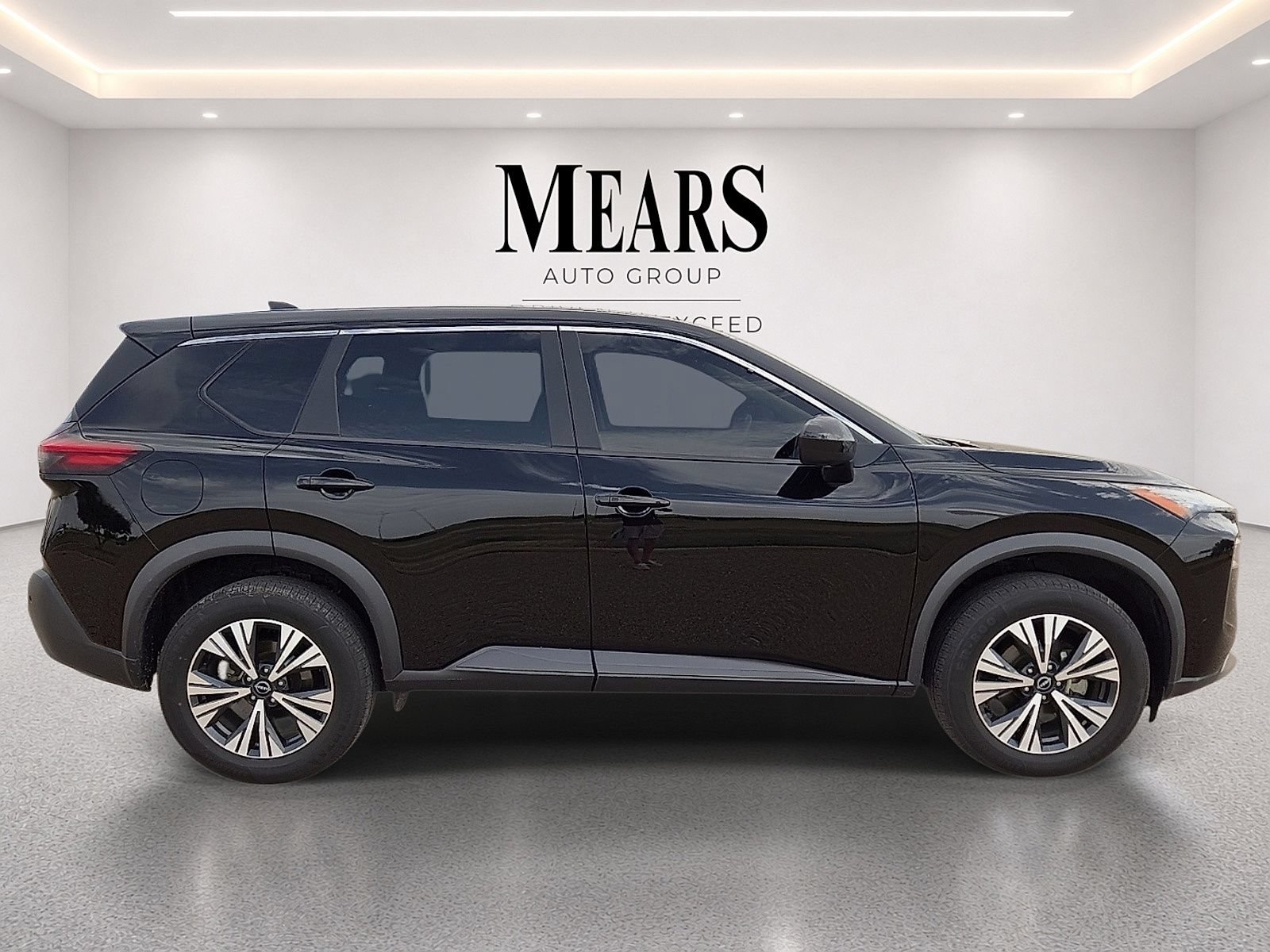Used 2023 Nissan Rogue SV AWD/4WD image 6