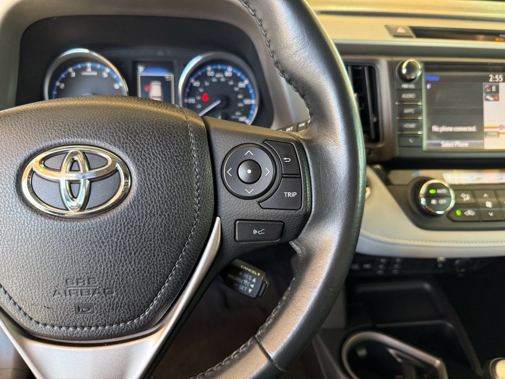 Used 2018 Toyota RAV4 Limited FWD image 17