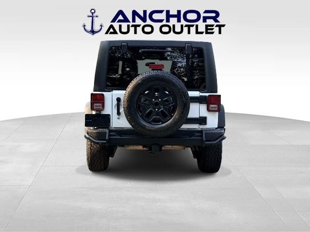 Used 2013 Jeep Wrangler Unlimited Sahara AWD/4WD image 8