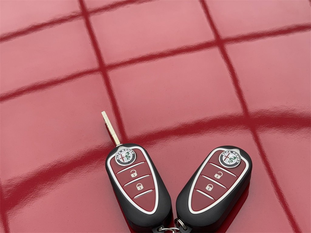 Used 2018 Alfa Romeo 4C Spider image 46