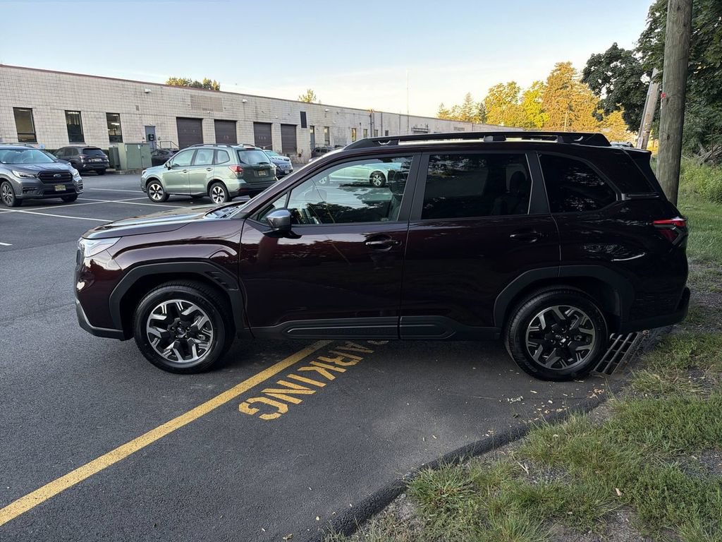 Used 2026 Subaru Forester Premium AWD/4WD image 5