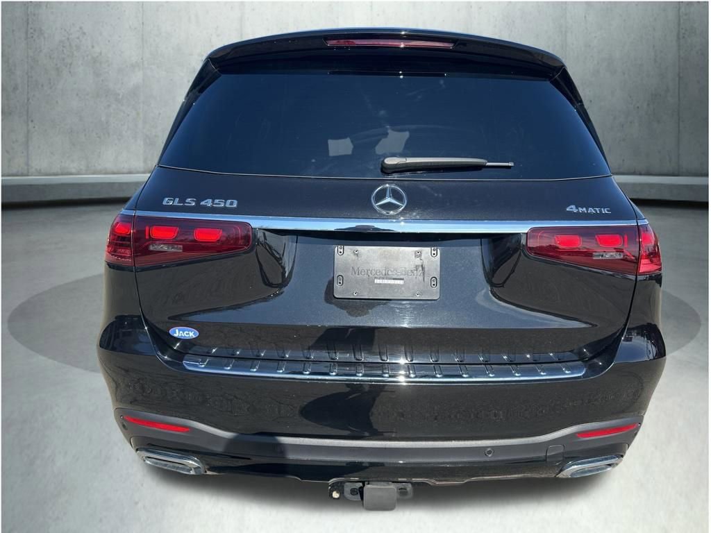 Used 2025 Mercedes-Benz GLS 450 4MATIC image 4