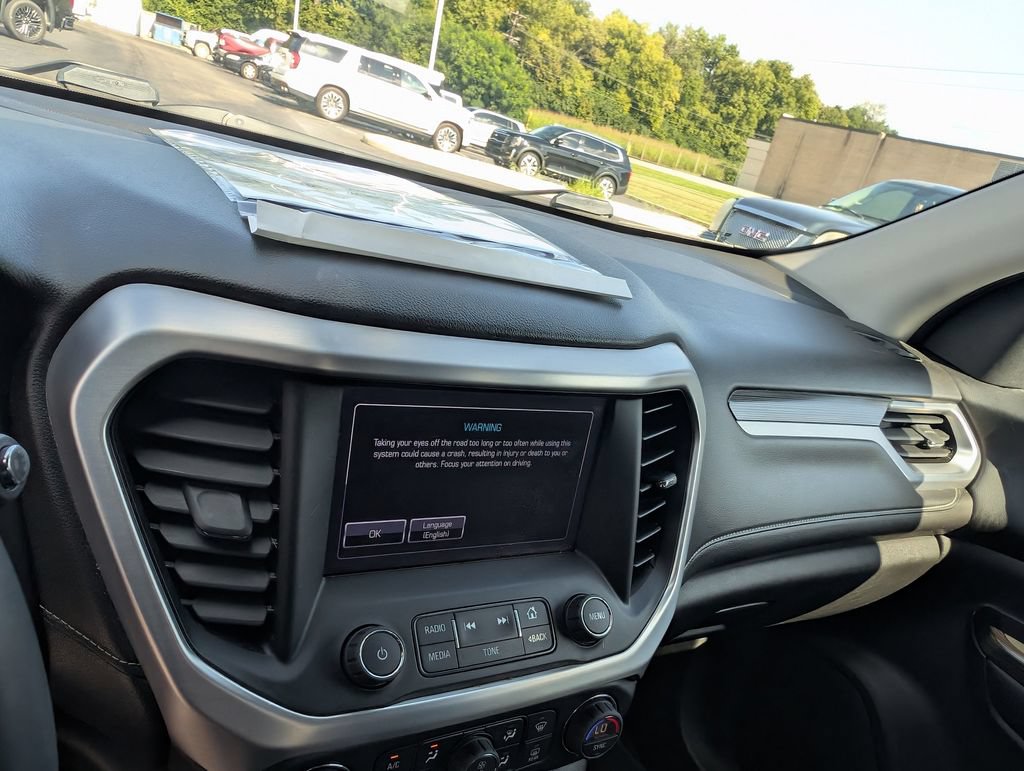 Used 2017 GMC Acadia SLT AWD/4WD image 18
