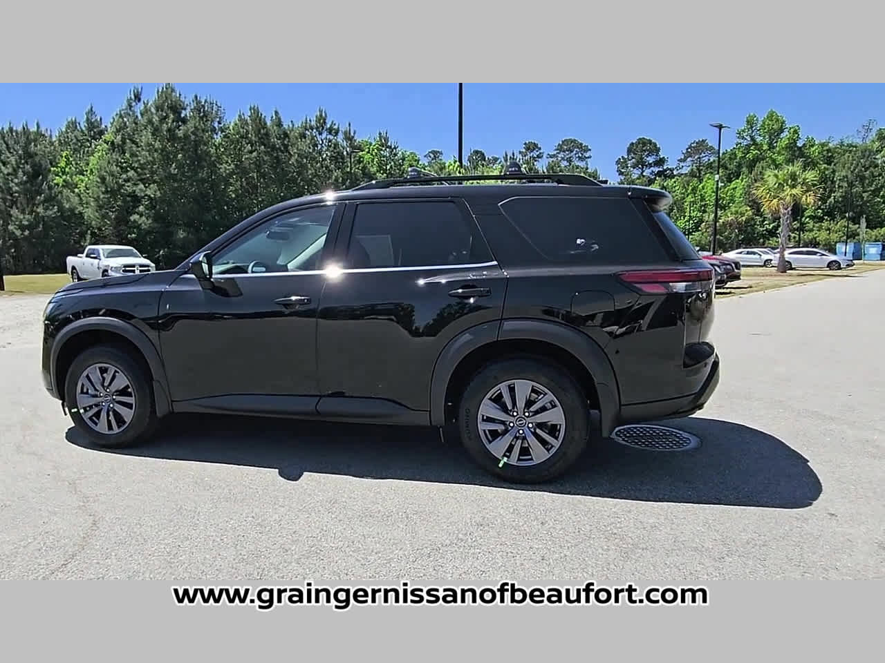 New 2026 Nissan Pathfinder SV FWD image 27