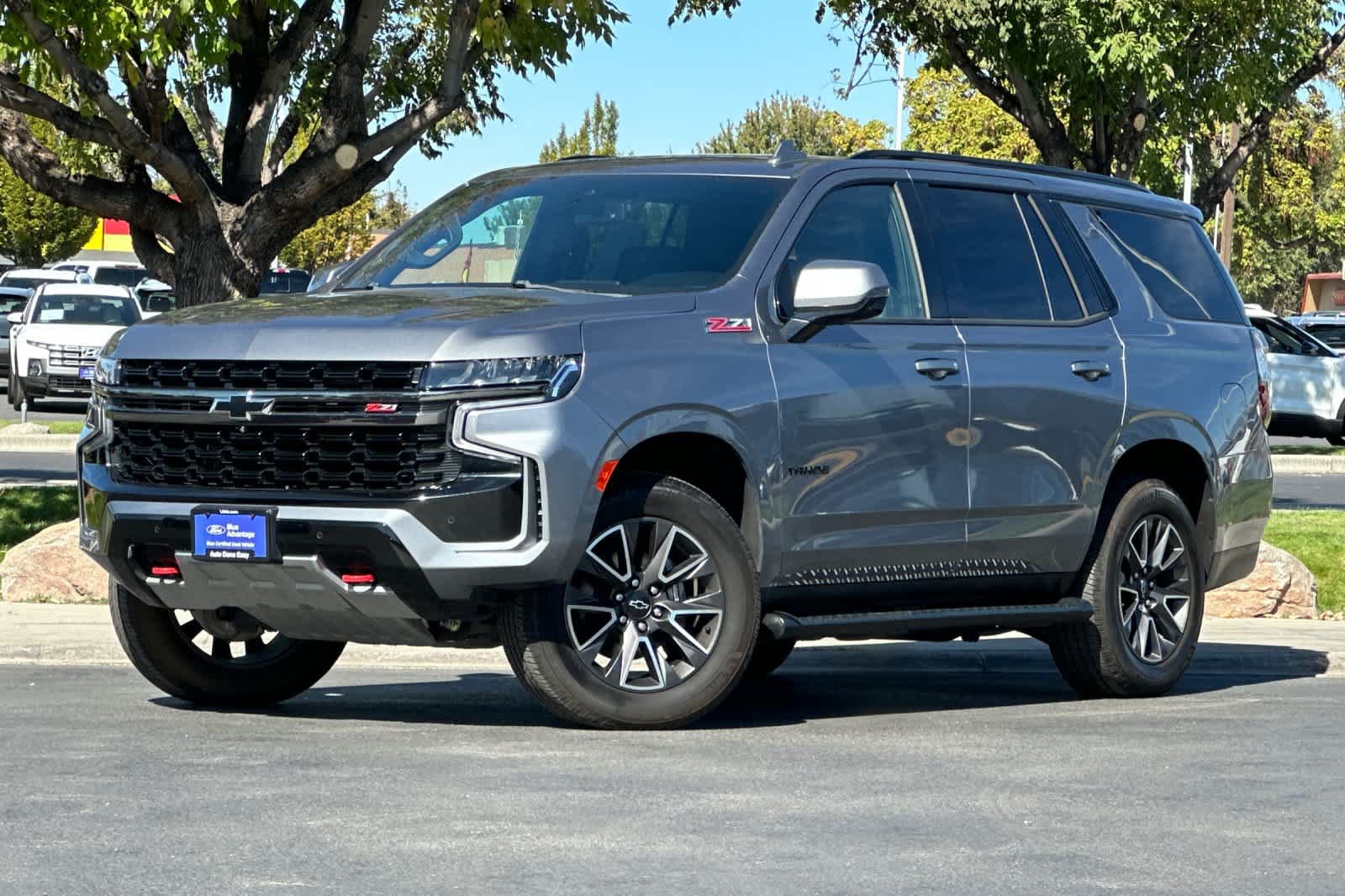 Used 2022 Chevrolet Tahoe Z71 w/ Luxury Package AWD/4WD image 1
