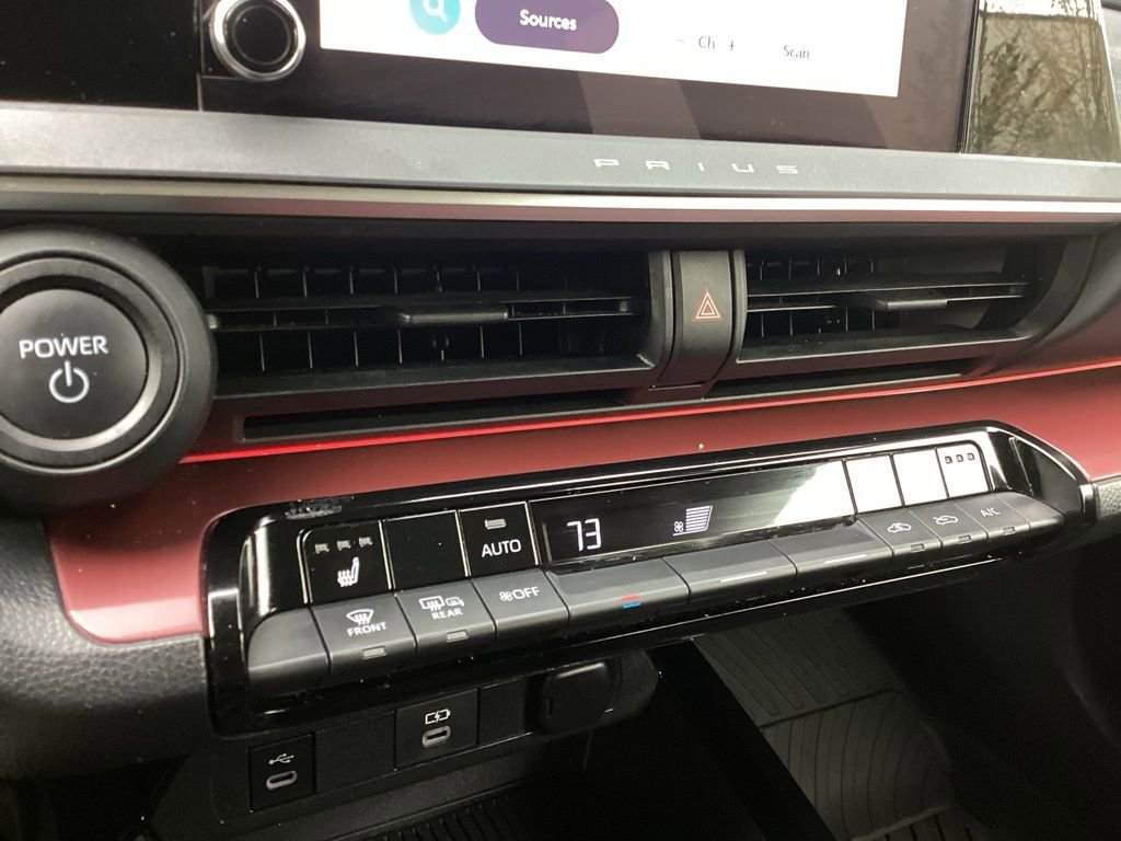 Used 2023 Toyota Prius Prime FWD image 19