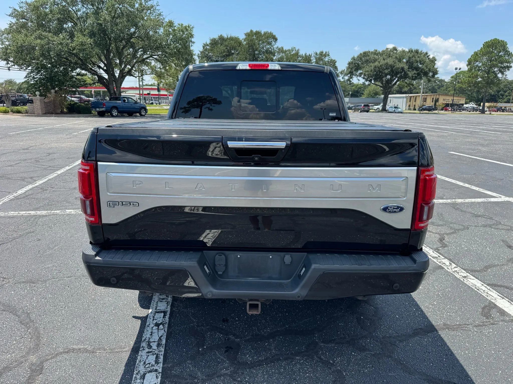 Used 2016 Ford F150 Platinum w/ Equipment Group 701A Luxury image 7