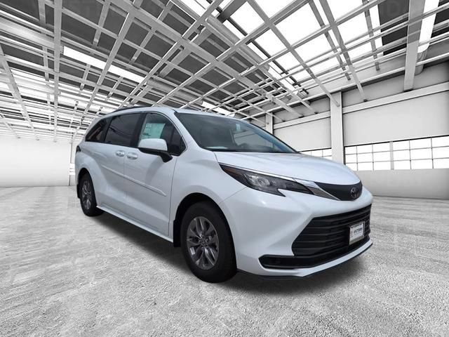 Used 2026 Toyota Sienna LE