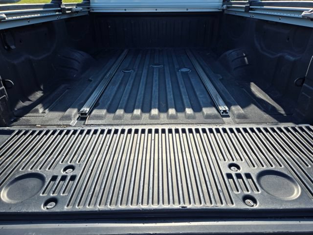 Used 2018 Nissan Titan SL w/ Midnight Edition AWD/4WD image 17