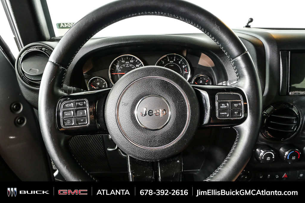 Used 2015 Jeep Wrangler Unlimited Sahara AWD/4WD image 9