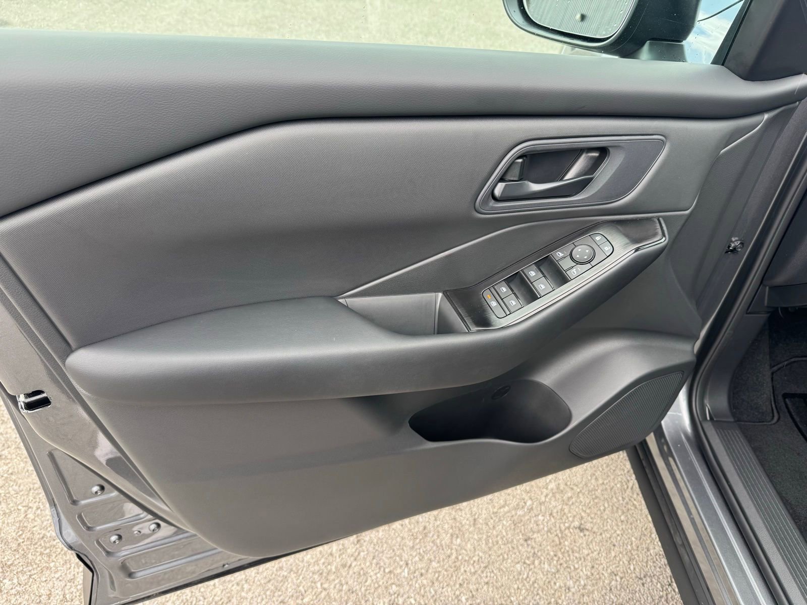 New 2026 Nissan Rogue S image 11