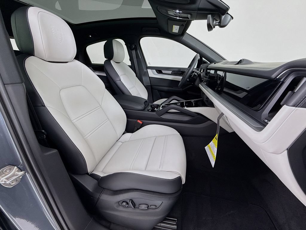 New 2026 Porsche Cayenne Coupe AWD/4WD image 33