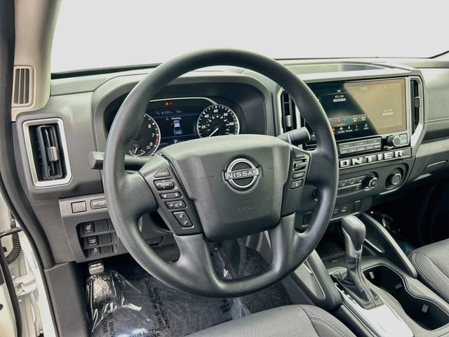 Certified 2025 Nissan Frontier SV RWD image 8