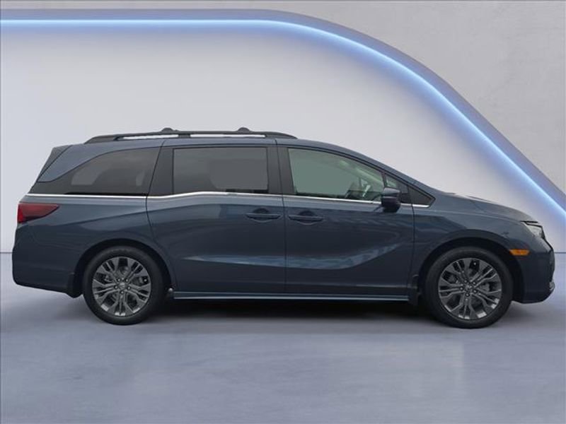 New 2026 Honda Odyssey Touring image 6