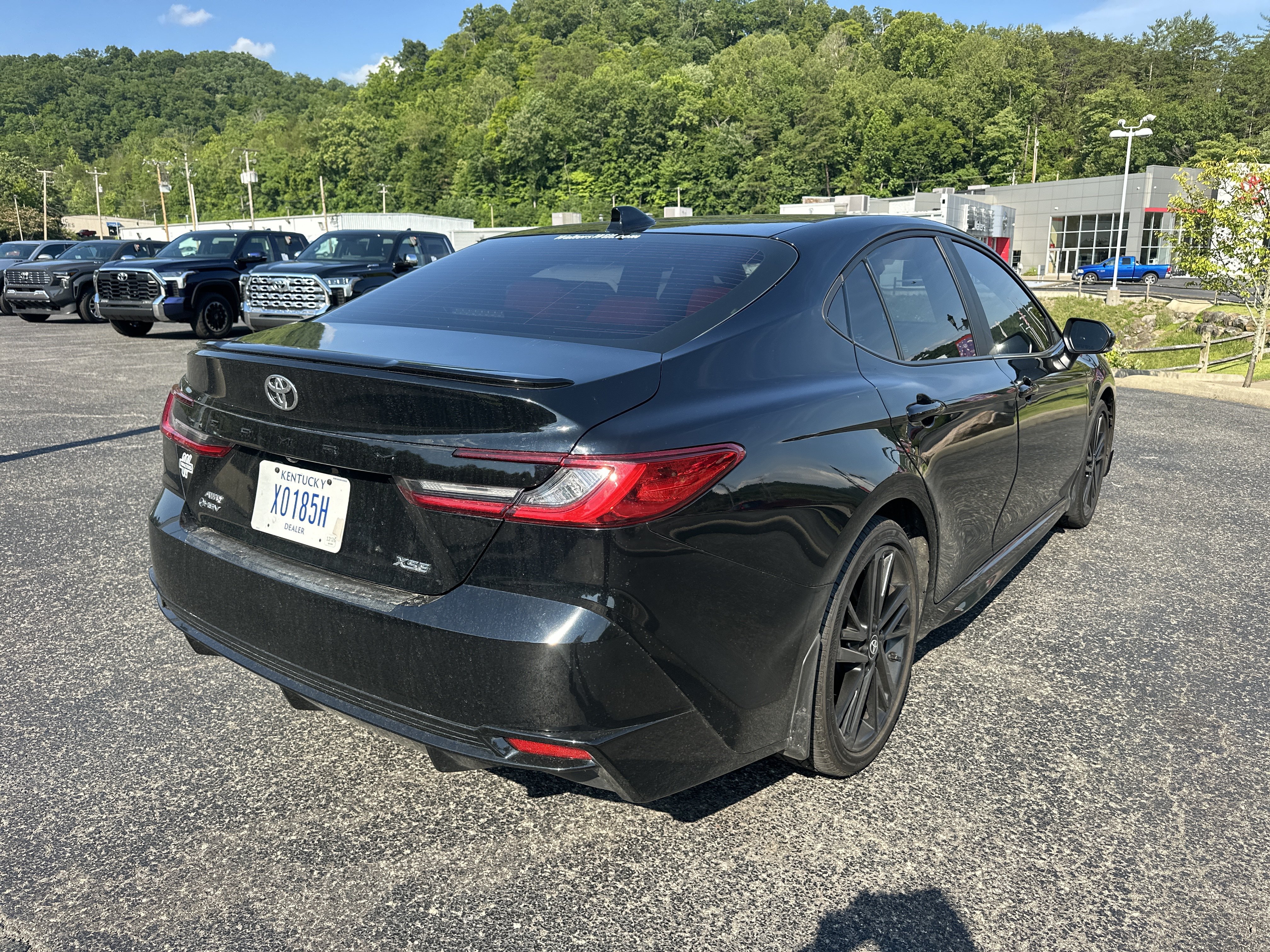 Used 2025 Toyota Camry XSE AWD/4WD image 2