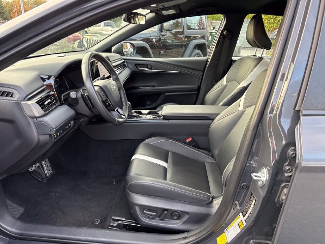 Used 2025 Toyota Camry SE FWD image 15